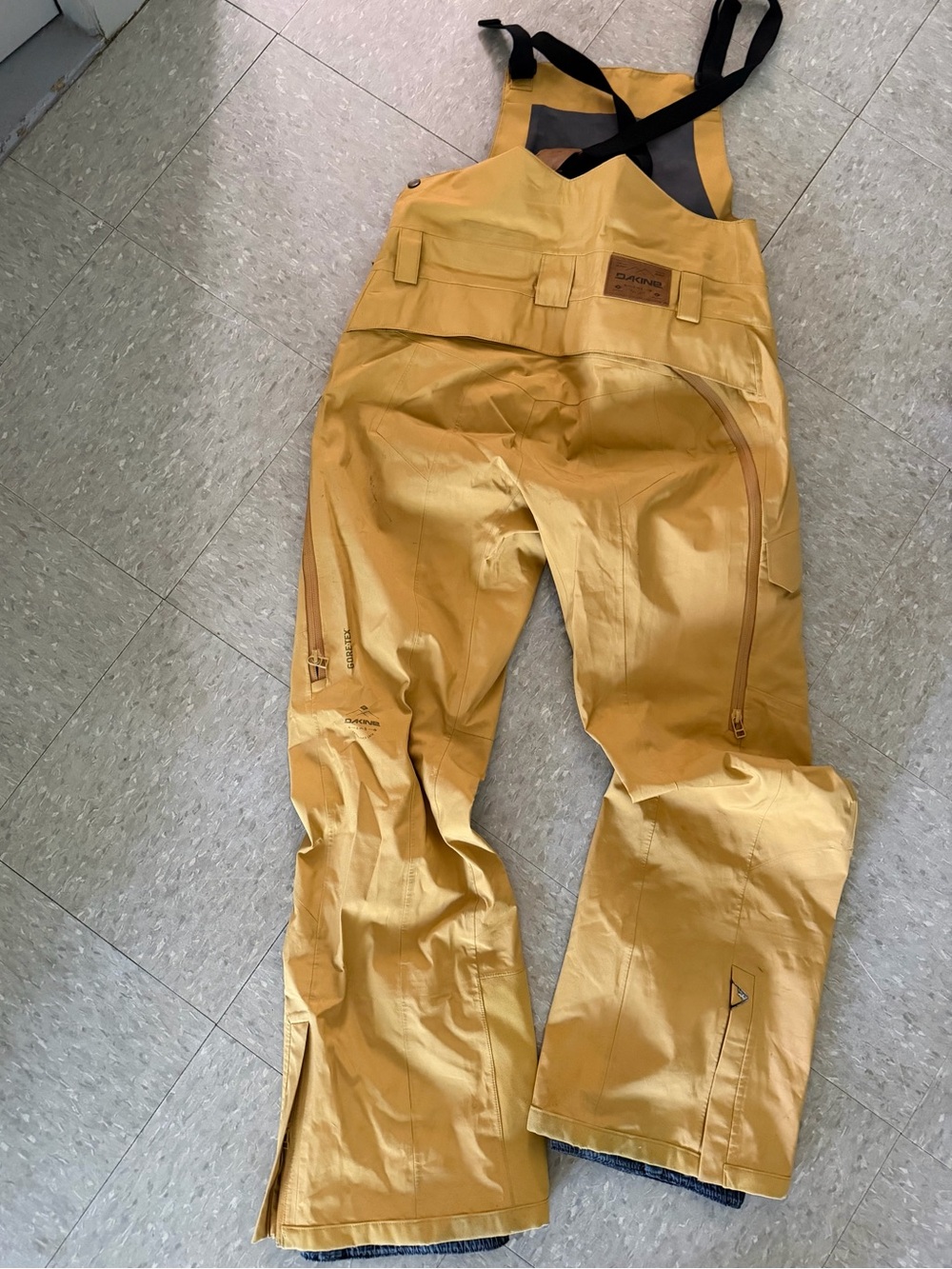 Dakine 3L GORE-TEX Bib Pants in Mustard size M - Picture 3 of 4